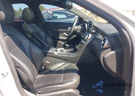 2016 Mercedes-Benz C 300 Sport 4Matic из США, поврежденный, VIN 55SWF4KB6GU098542